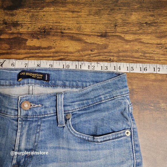 Vtg Levi's Jeans Size 5 Flare 524 Too Super Low Medium Light Wash Y2K Western - Picture 6 of 10
